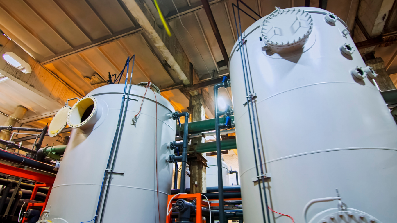 Pressure vessels and reactors